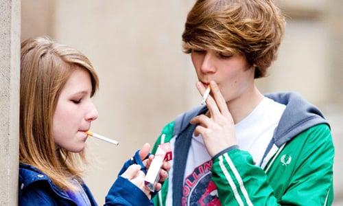 Nếu bạn chưa thực sự muốn bỏ thuốc lá dễ bị người khác rủ rê tiếp tục hút